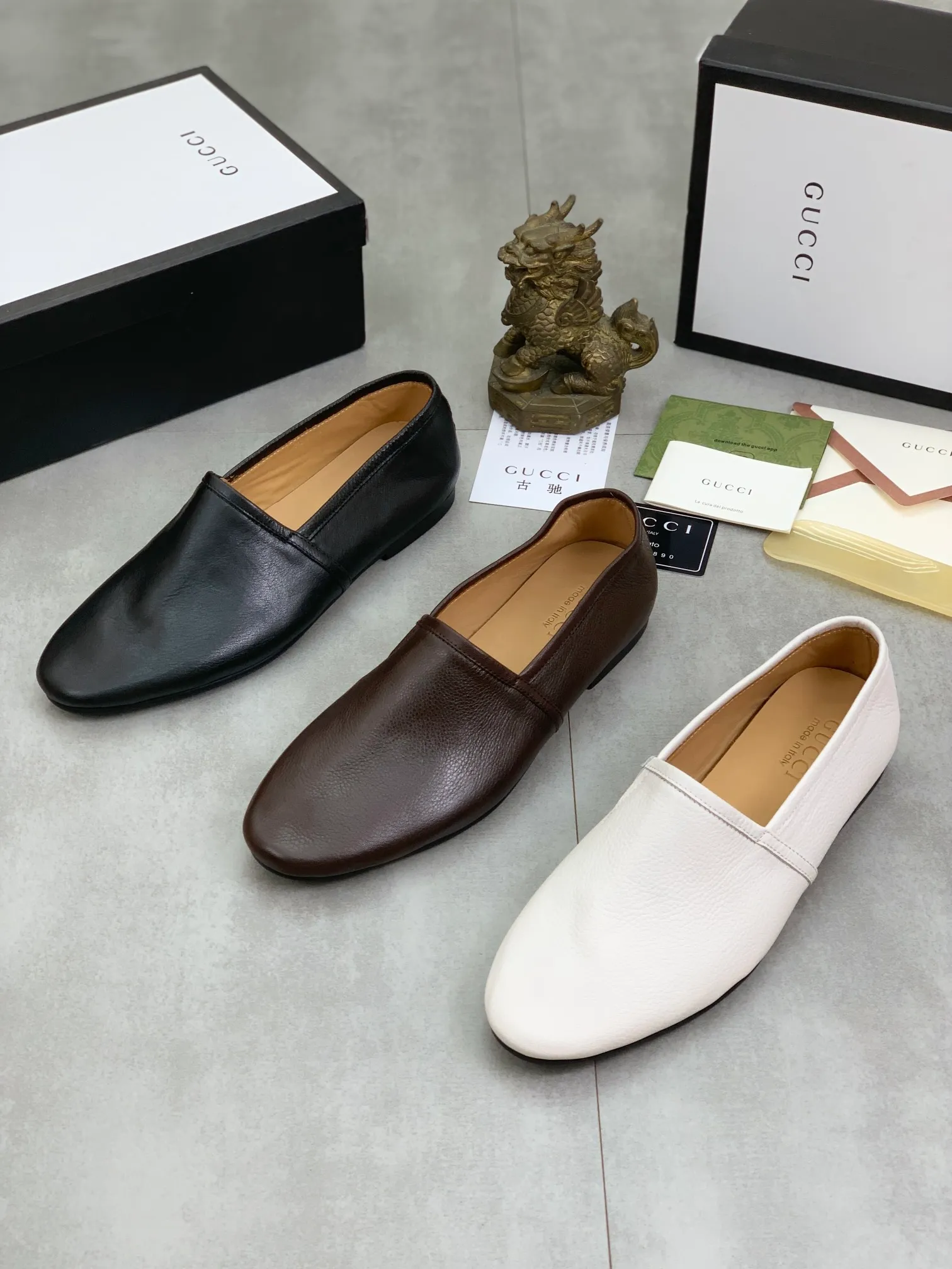 Men's Men's Shoes 💰P500💰【New Style】Water-dyed Niuli Gucci's most popular selection of lazy slip-on leather shoes (Gucci) official website latest Gucci lazy leather shoes, hot style 💥 simple and elegant style, exclusive for trendy men. Unique official website latest brand original double G embossing Elements 👑 Original Gucci decoration, fashionable and elegant, fabric original calfskin ✅ fully imported first-layer cowhide lining, official website designated wear-resistant, rubber business outsole, classic model taken at the counter in real life 🎬38-44 Black brown white optional